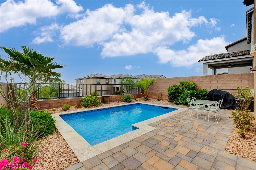 5402 Zacatin Court — photo