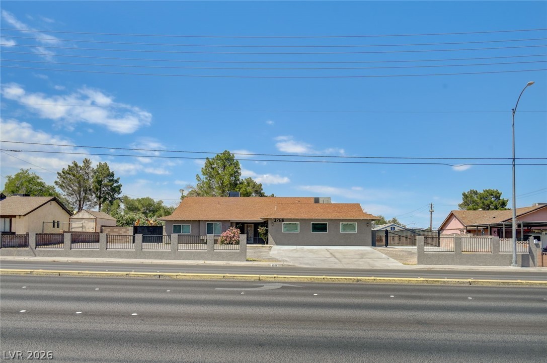 3768 East Russell Road — photo