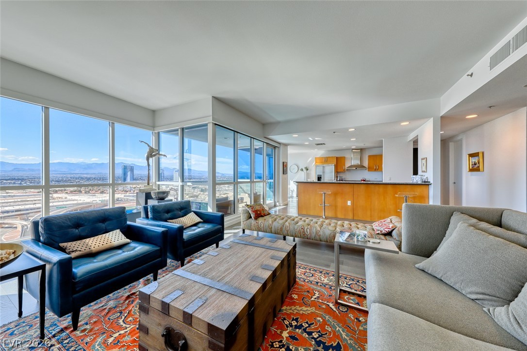 4525 Dean Martin Drive 2806 — photo