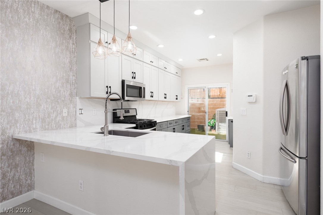 4046 Sparrow Rock Street — photo