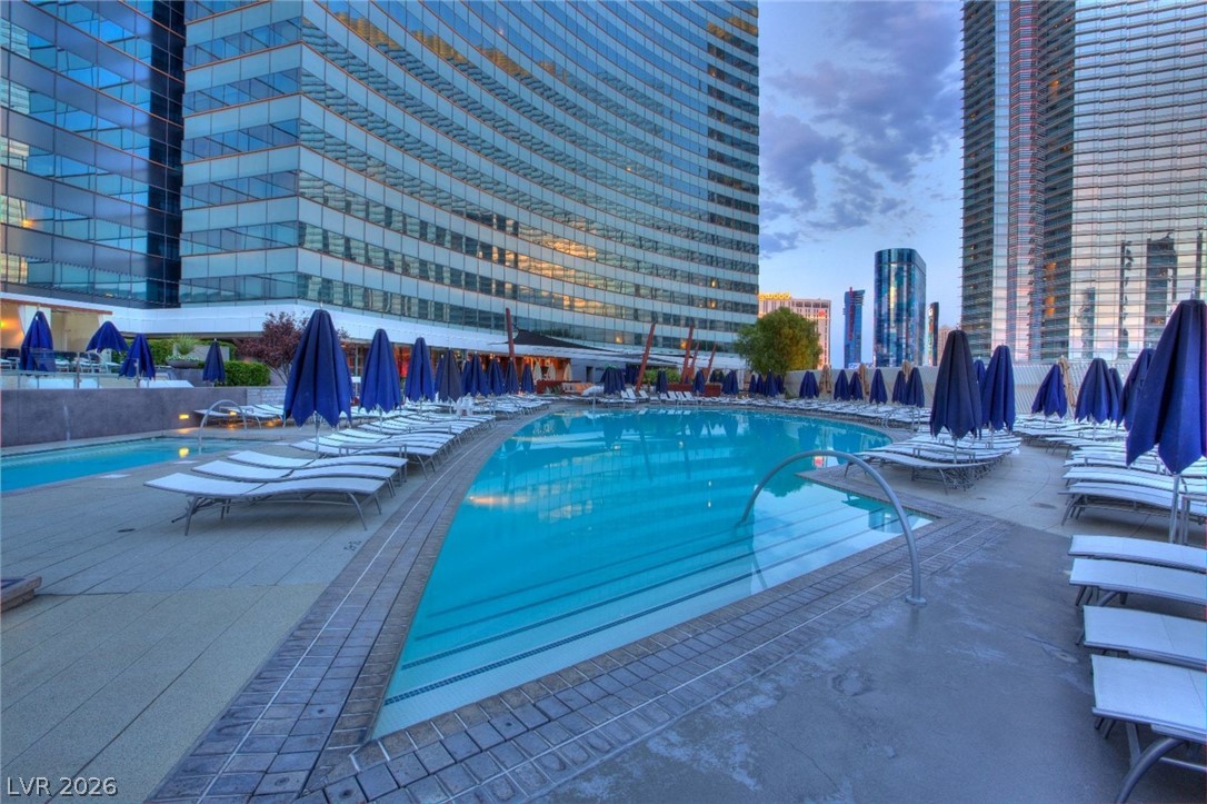 2600 West Harmon Avenue 16046 — photo