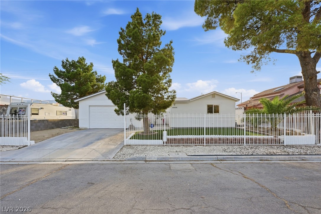 1859 Priscilla Street — photo