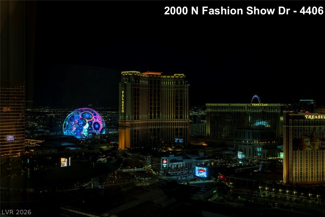2000 Fashion Show Drive 4406 — photo