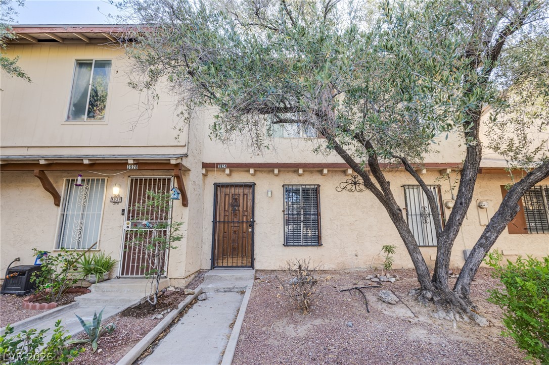 3924 Voxna Street — photo