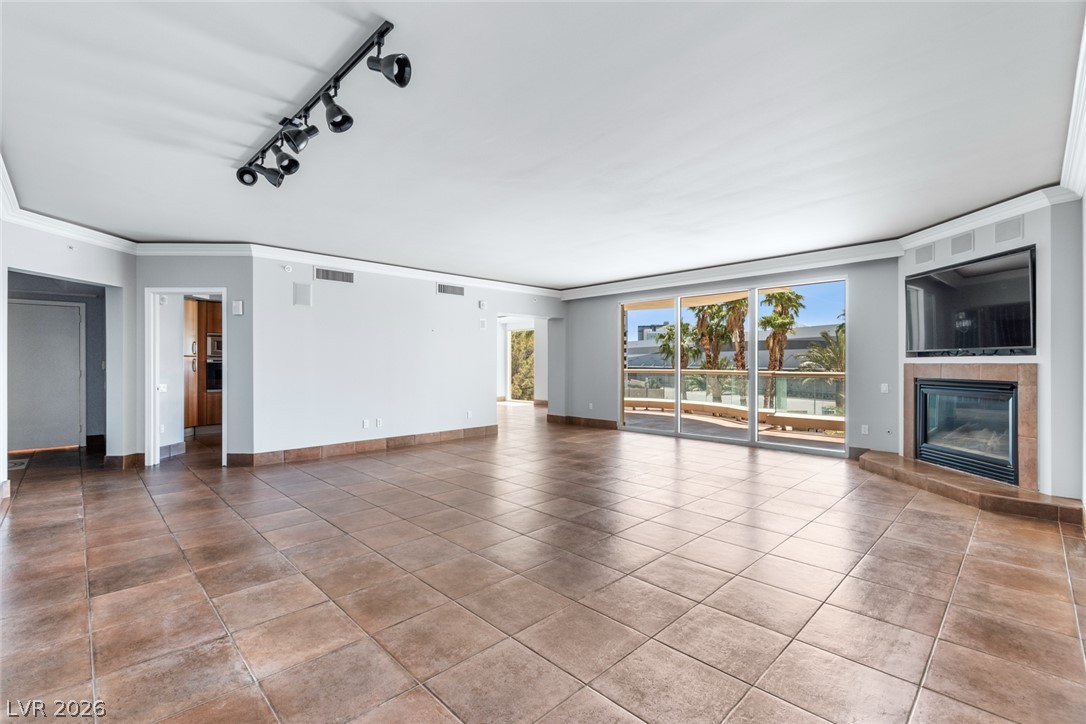 2857 Paradise Road 301 — photo