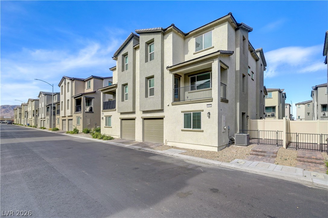 6944 Skyline Blue Street — photo