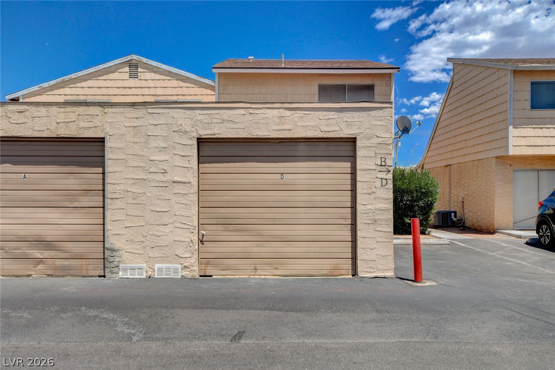 5198 Garden Lane D — photo