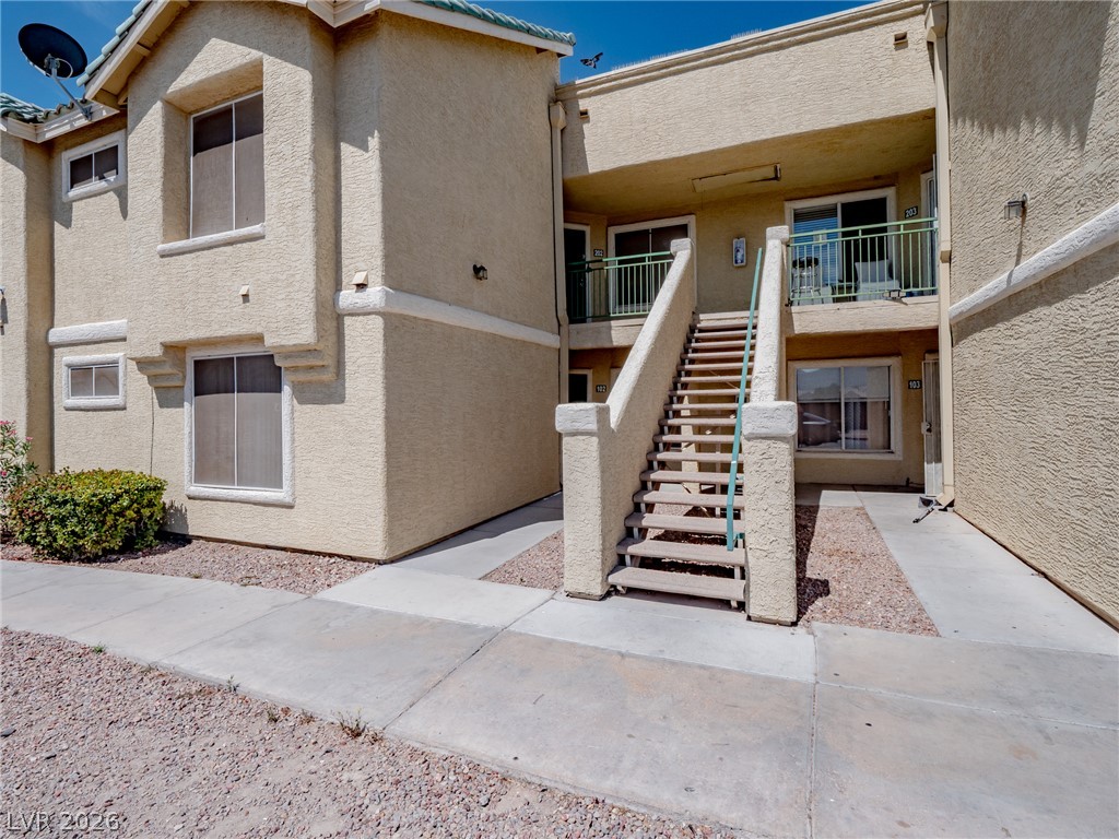 1401 Linnbaker Lane 202 — photo