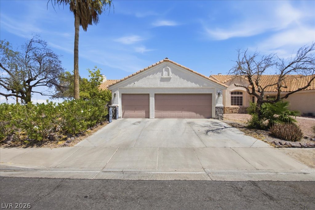 101 Aruba Isle Drive — photo