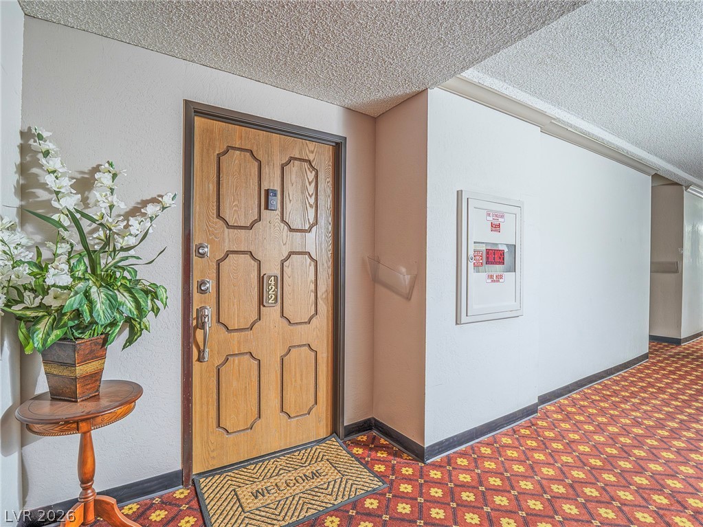 730 Royal Crest 422 — photo