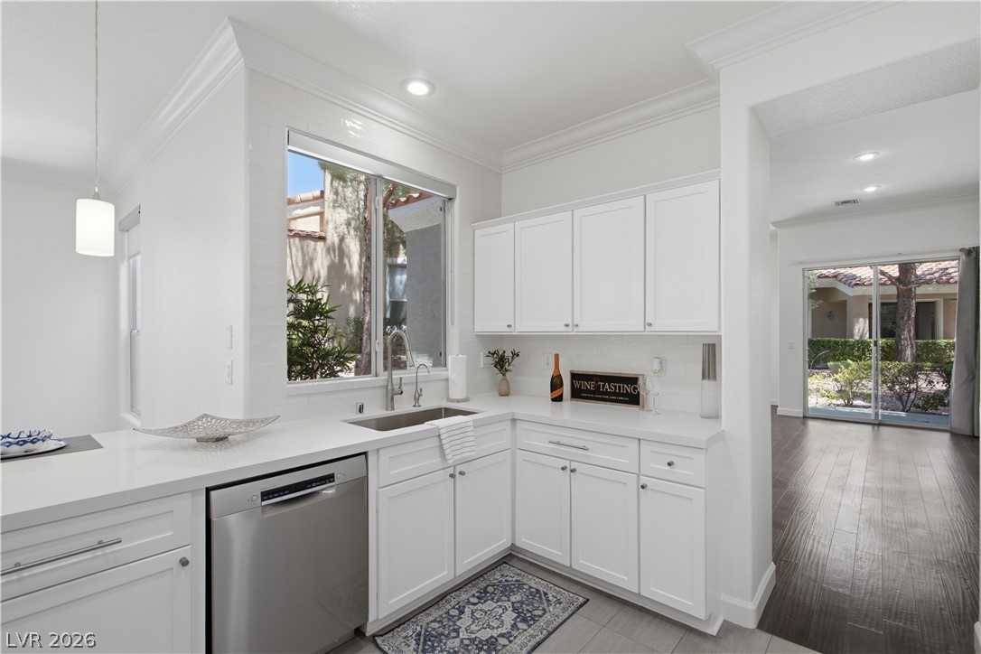 1944 Summer Palm Place 101 — photo