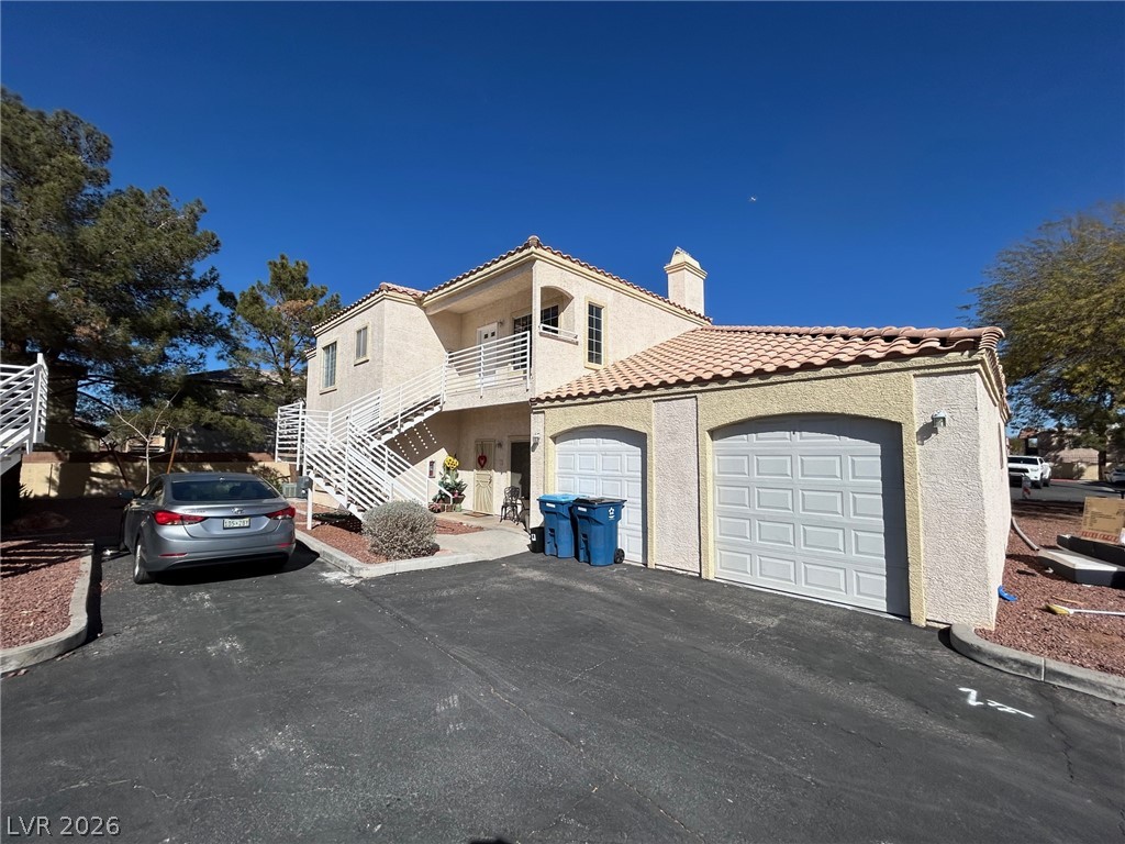 1900 North Torrey Pines Drive 217 — photo