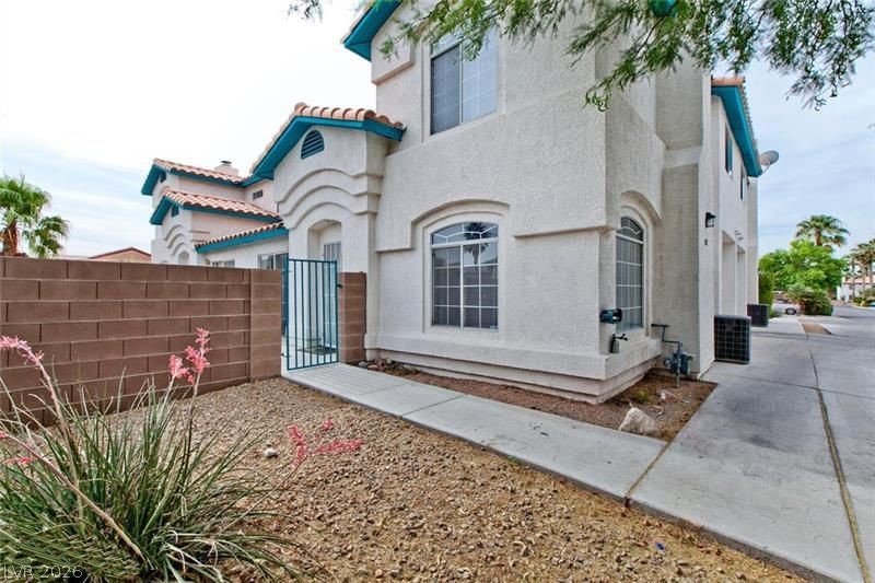 5012 Sublight Avenue — photo