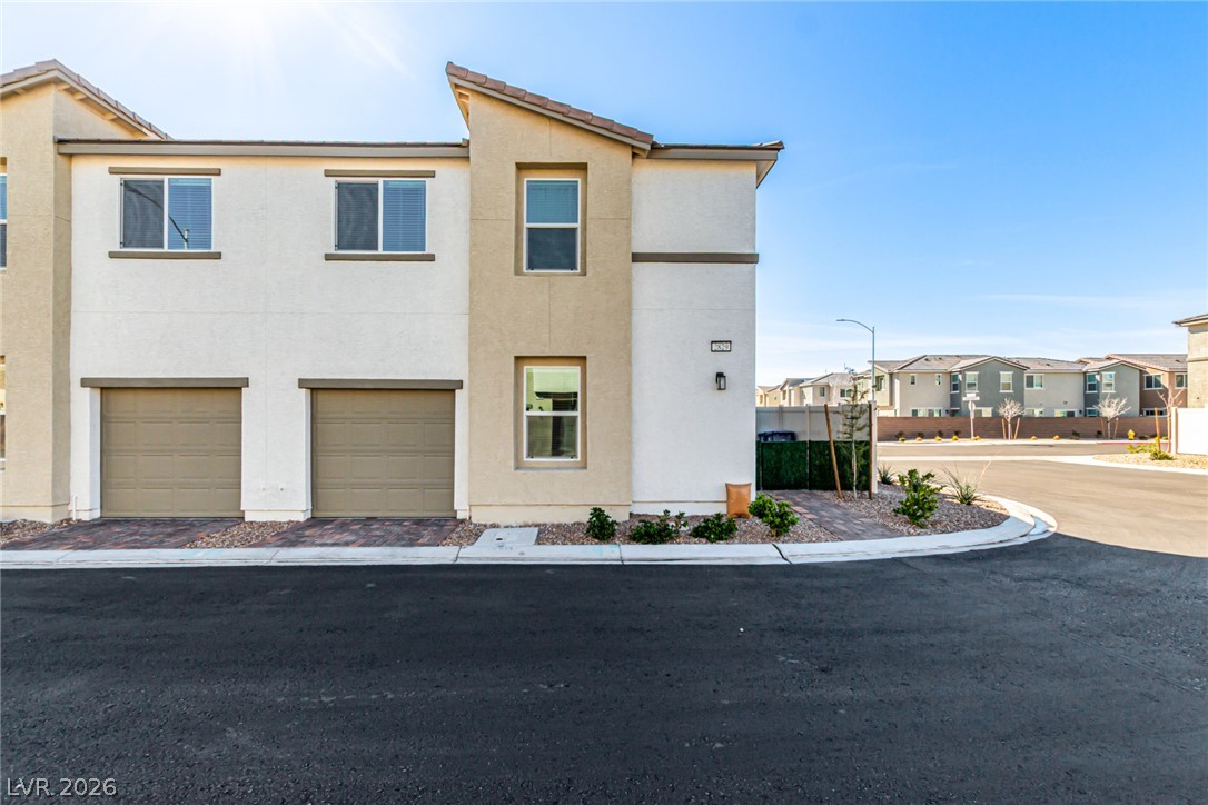 2829 Champagne Gold Avenue — photo
