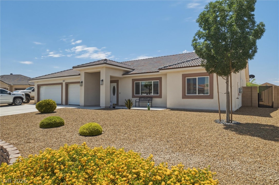 4951 East Parkwood Drive — photo