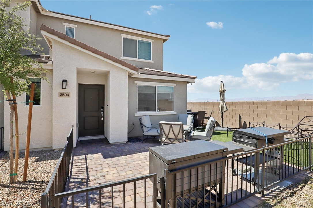 2594 Canary Yellow Court — photo