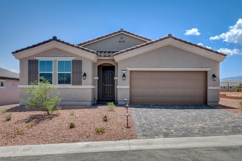 596 Hamilton Drive — photo