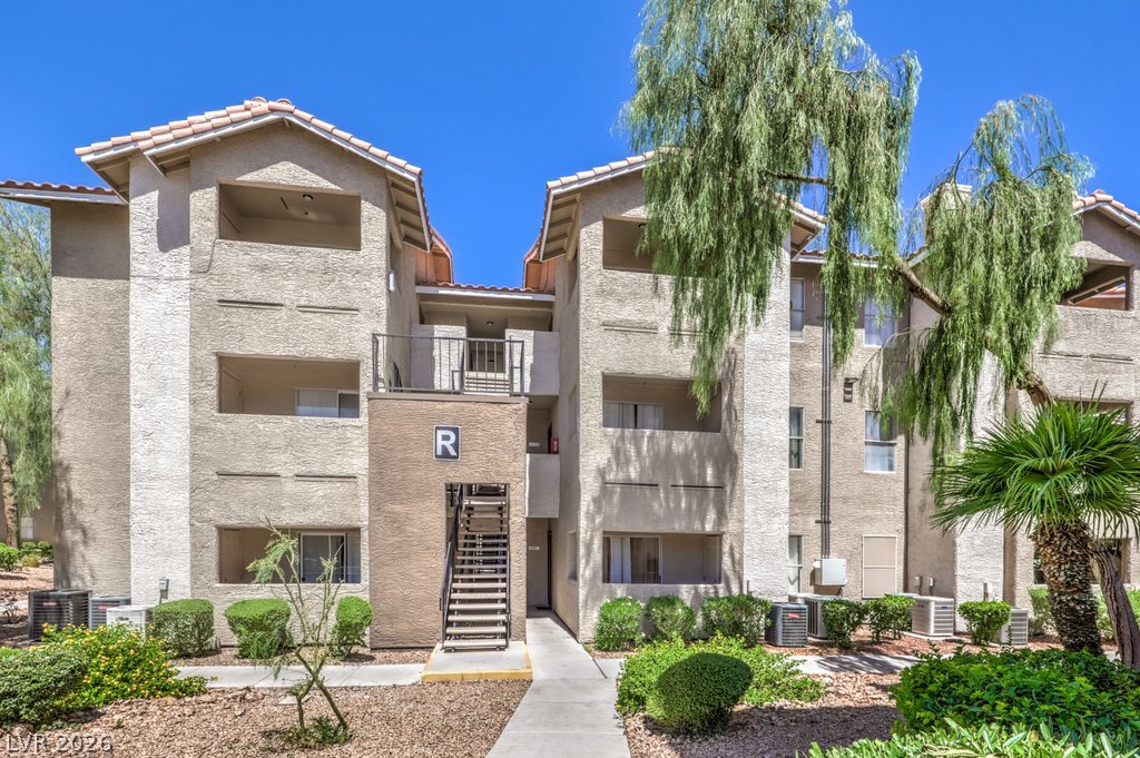 4200 South Valley View Boulevard 2081 — photo
