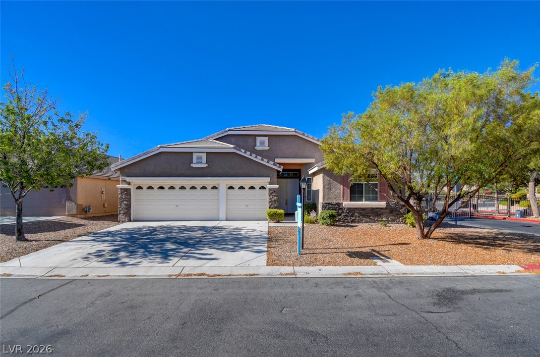 5423 Basset Hound Avenue — photo