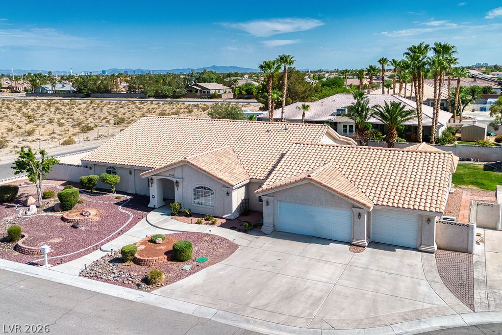 4465 North Campbell Road — photo