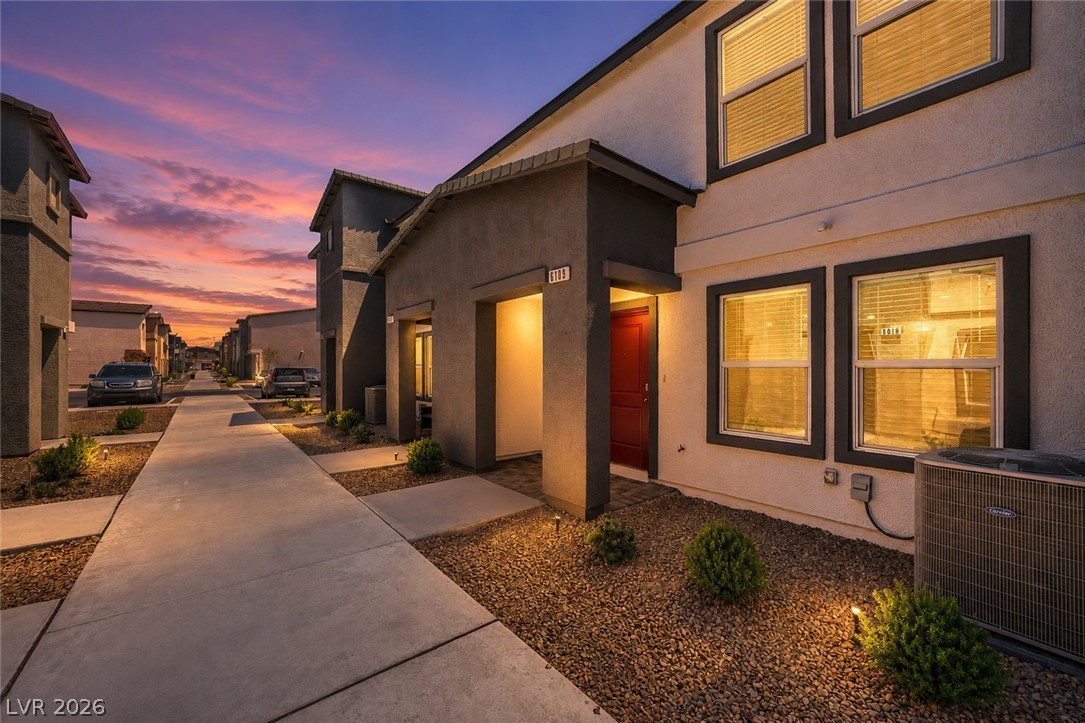 6109 Hibiscus Garden Street — photo