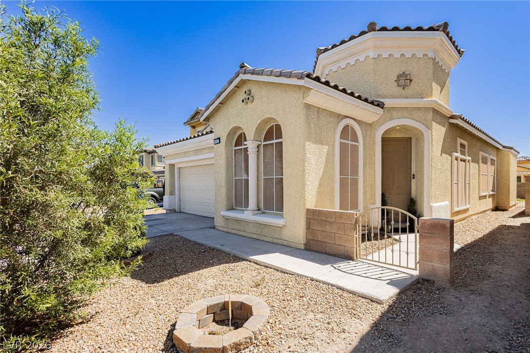2632 Rainbow Glow Street — photo