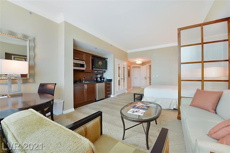 135 East Harmon 1804 — photo