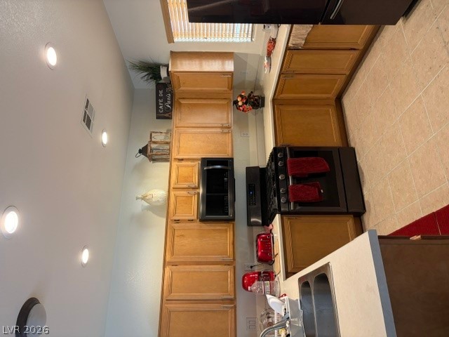 4909 Royal Lake Avenue — photo