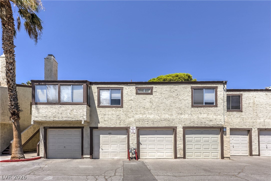 5045 Spencer Street B — photo