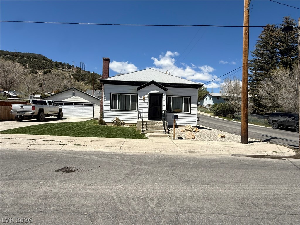 703 Canyon Street — photo