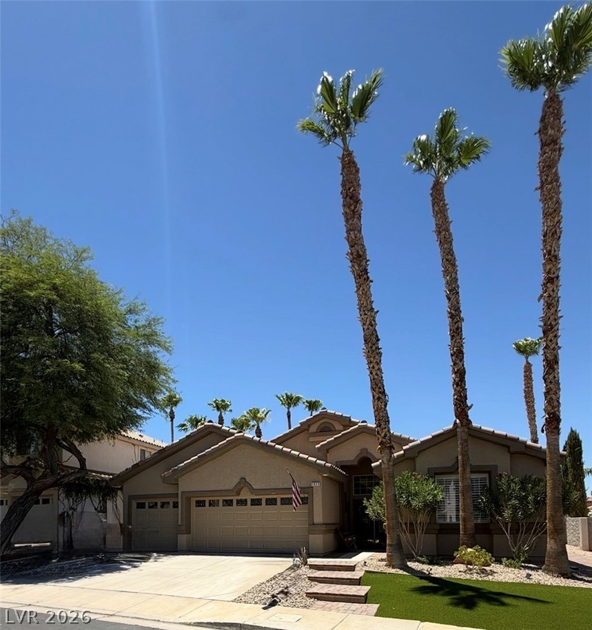 1323 Rolling Sunset Street — photo