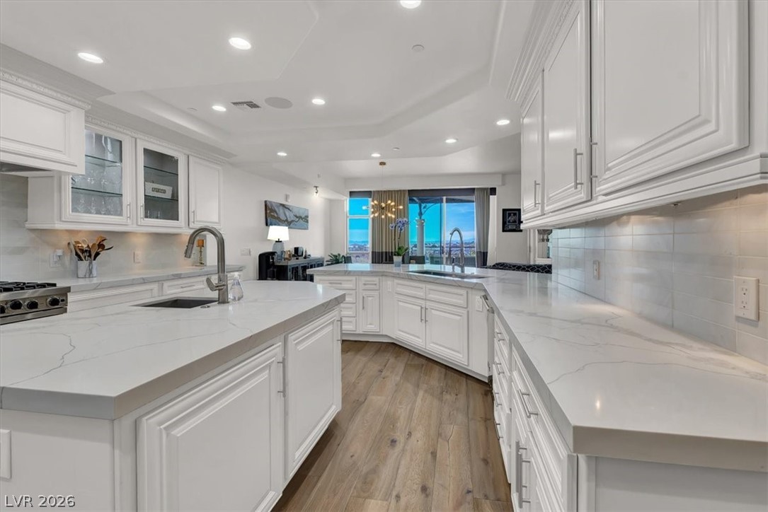 9101 Alta Drive 204 — photo