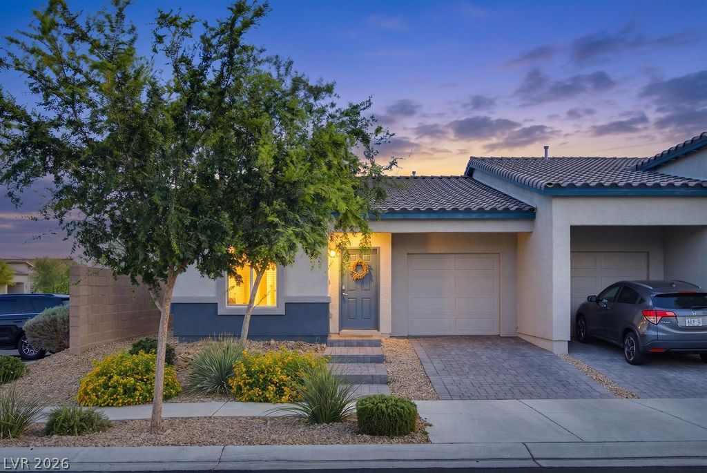 7558 Garnet Moon Street — photo