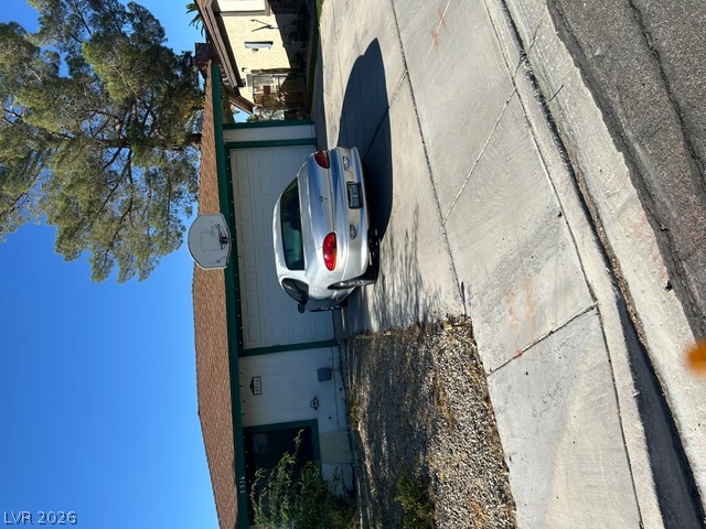 5516 Deodar Drive — photo