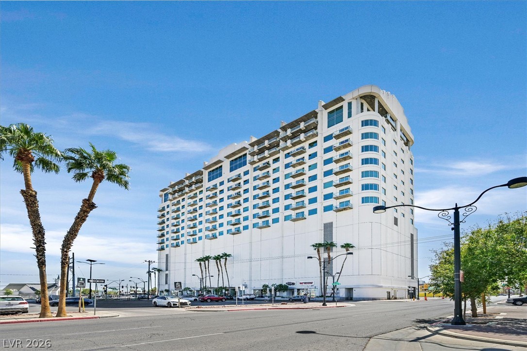 900 Las Vegas Boulevard 1403 — photo
