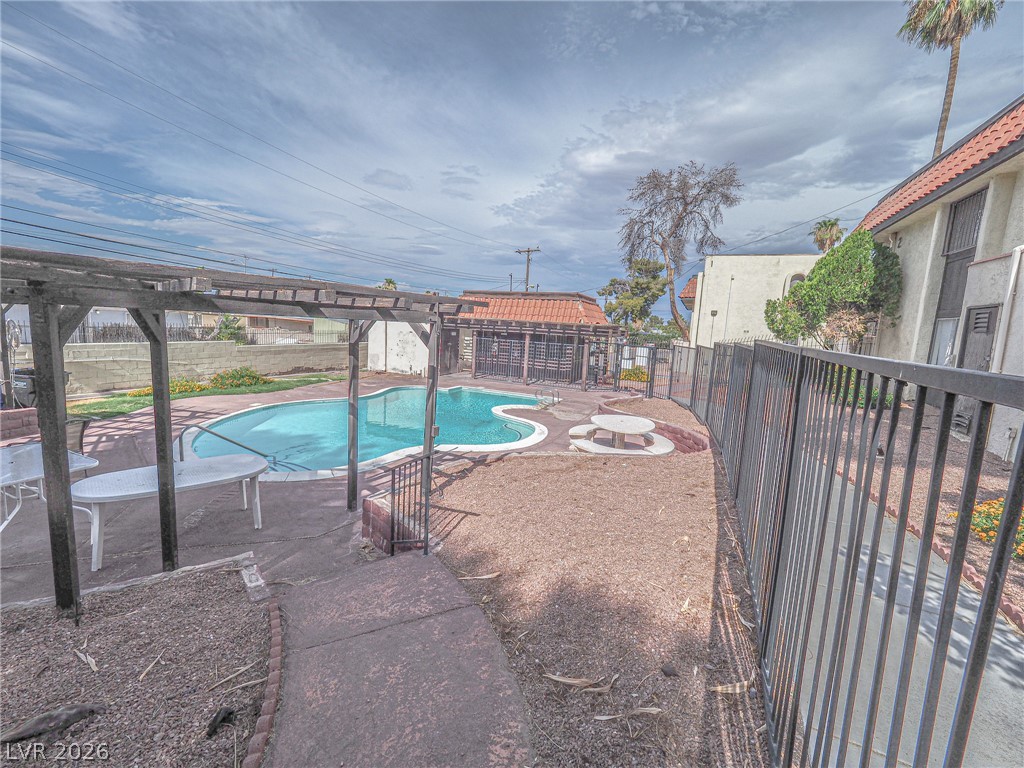 1370 Vegas Valley Drive 43 — photo