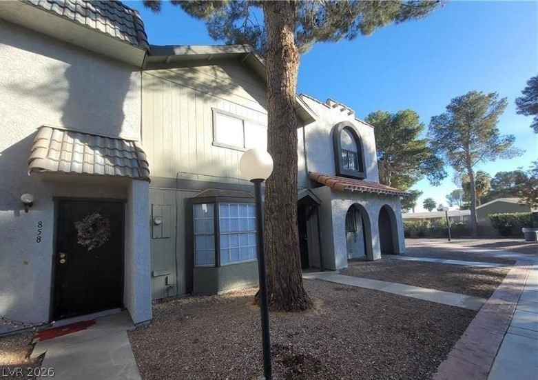 854 Stainglass Lane — photo