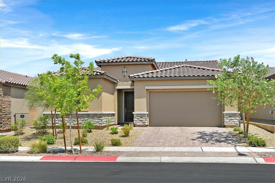 552 Comodo Street — photo