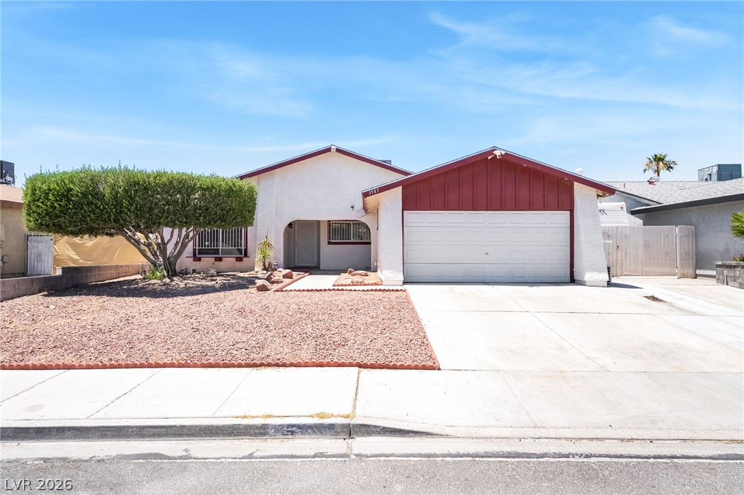 3983 Redwood Street — photo
