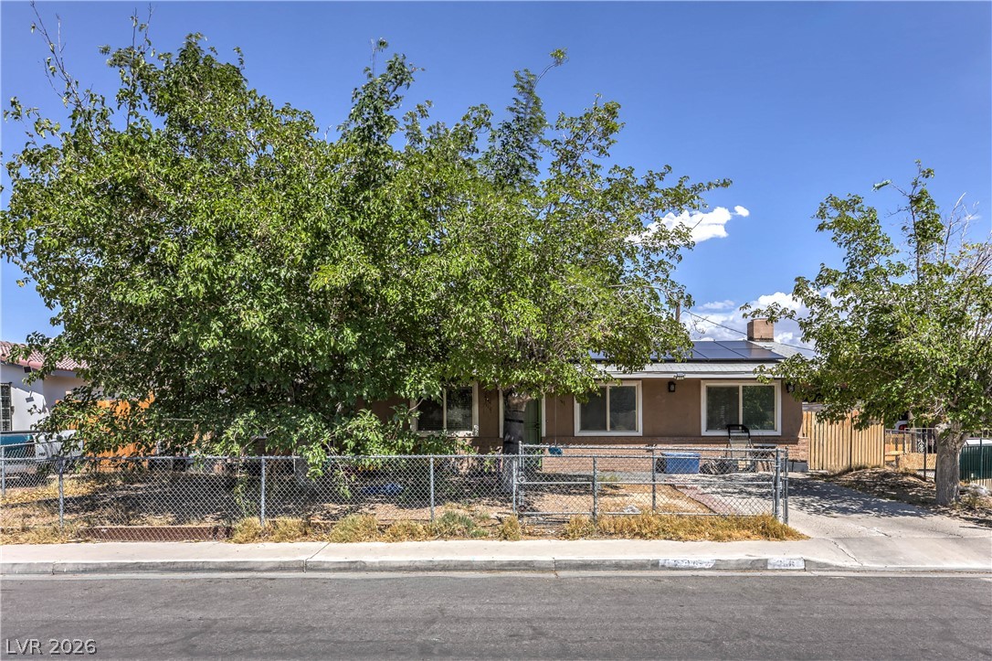2116 West Travis Street — photo