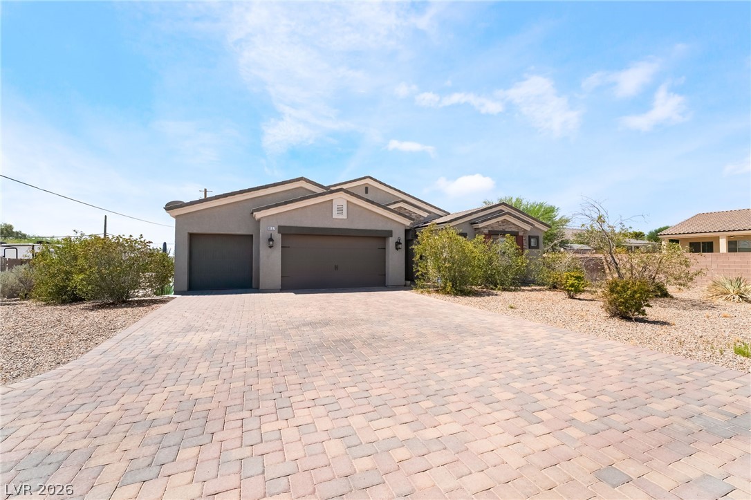 8157 Gilespie Street — photo