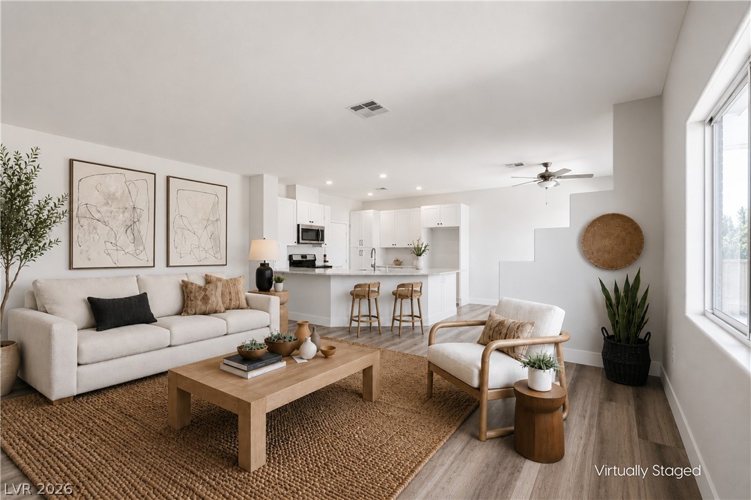 2050 North Los Feliz Street 179 — photo