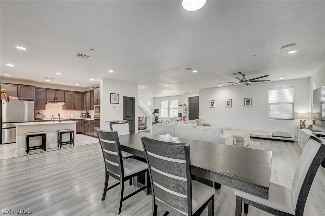 976 E Sunset Road, Henderson, NV 89011 — photo 2