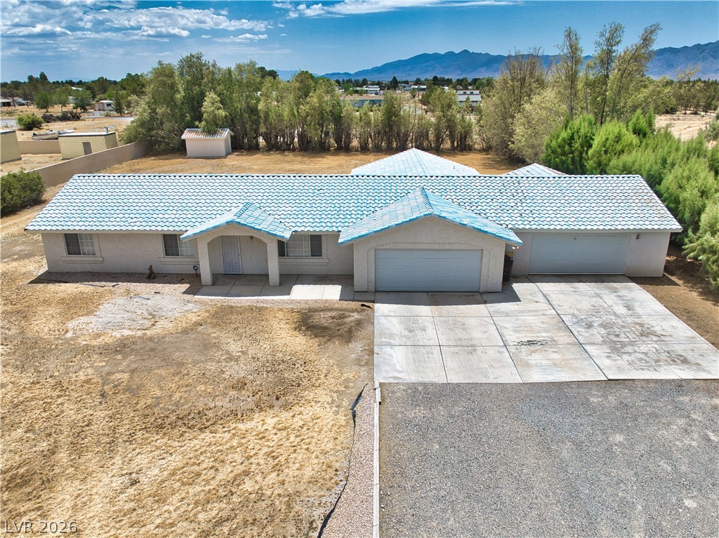 1801 West Dyer Road — photo