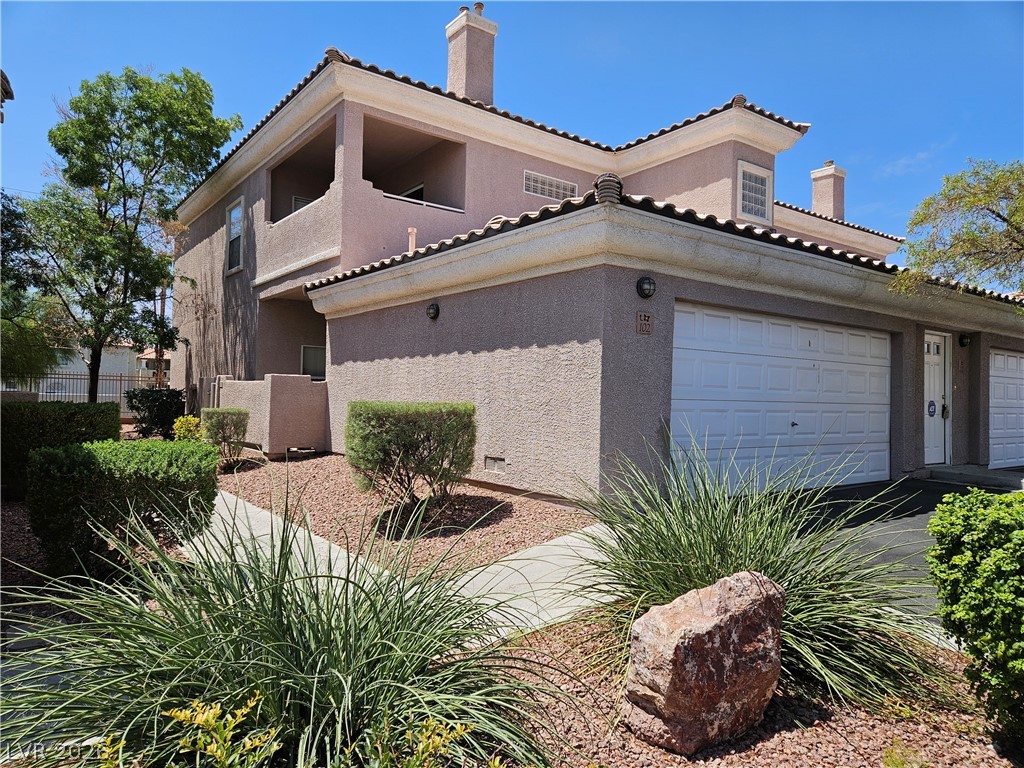 6901 Cobre Azul Avenue 102 — photo