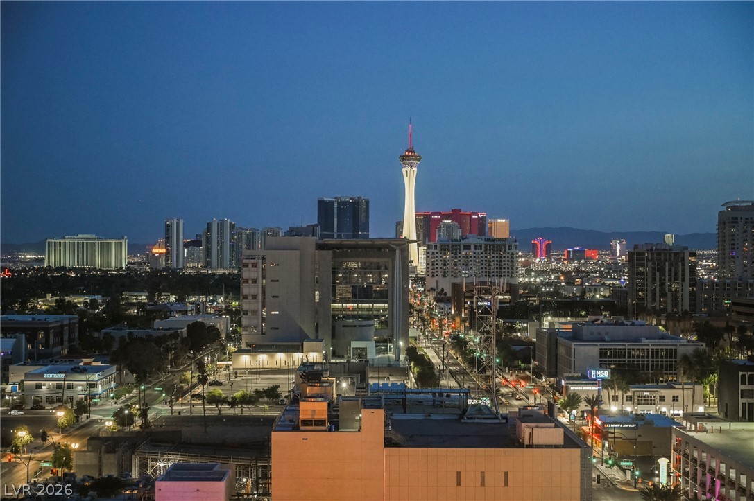 150 Las Vegas Boulevard 807 — photo