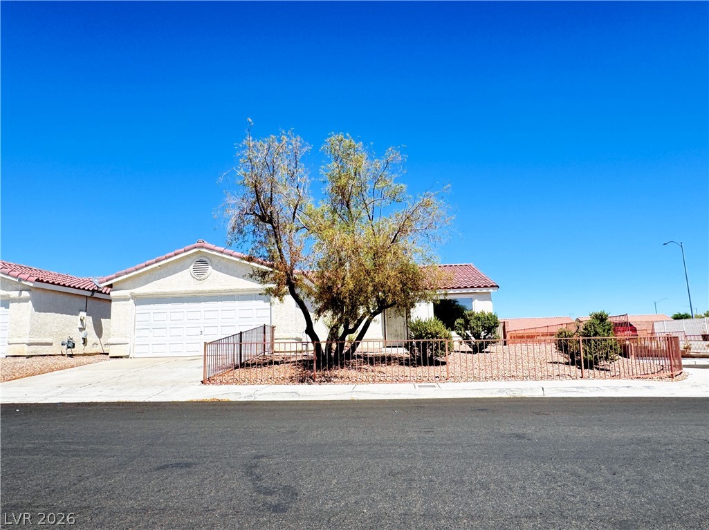 5218 Jungle Orchard Street — photo