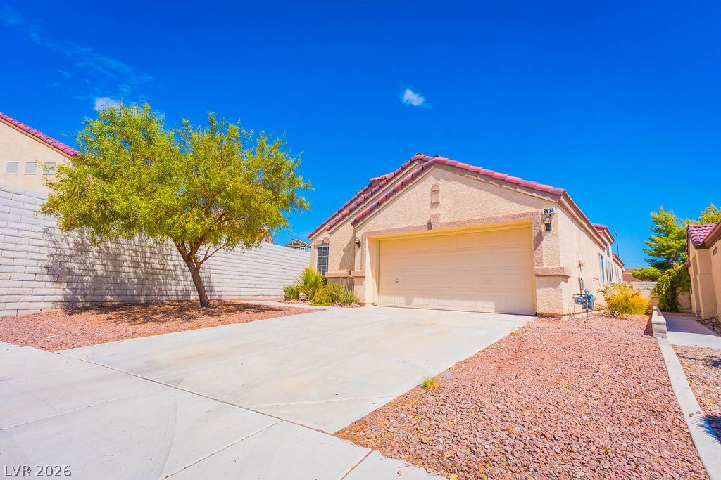 8924 Colorful Pines Avenue — photo