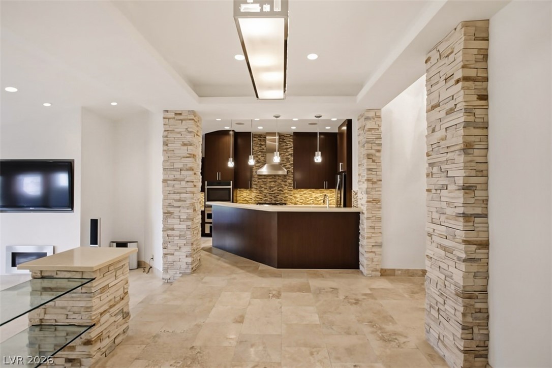 7146 Mission Hills Drive — photo