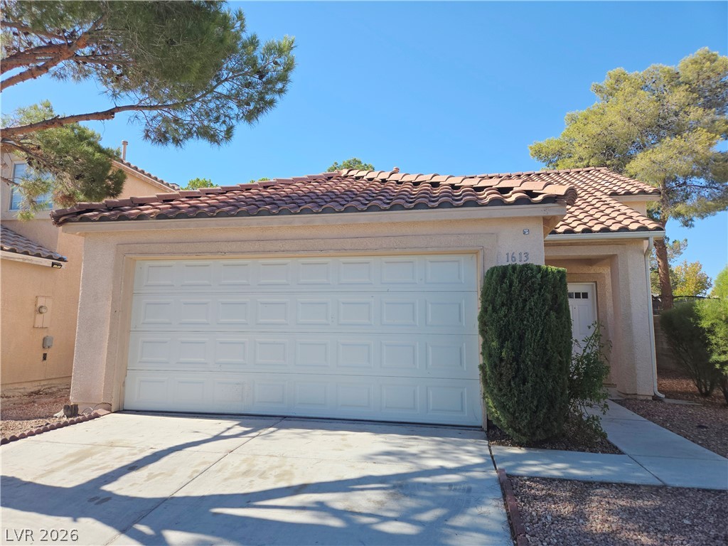 1613 Golden Glen Court — photo